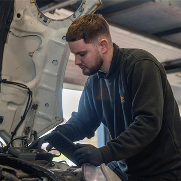 The ‘GOTDIT’ (Get Others To Do It) Generation: Gen Z adults spend £1,300 a year calling in professionals for basic tasks such as changing home lightbulbs and pumping up tyres